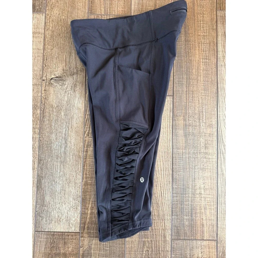 Lululemon Sharp Turns Crop Leggings Sz. 6 Black
